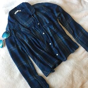 Abercrombie & Fitch Cropped Plaid Button Down Top